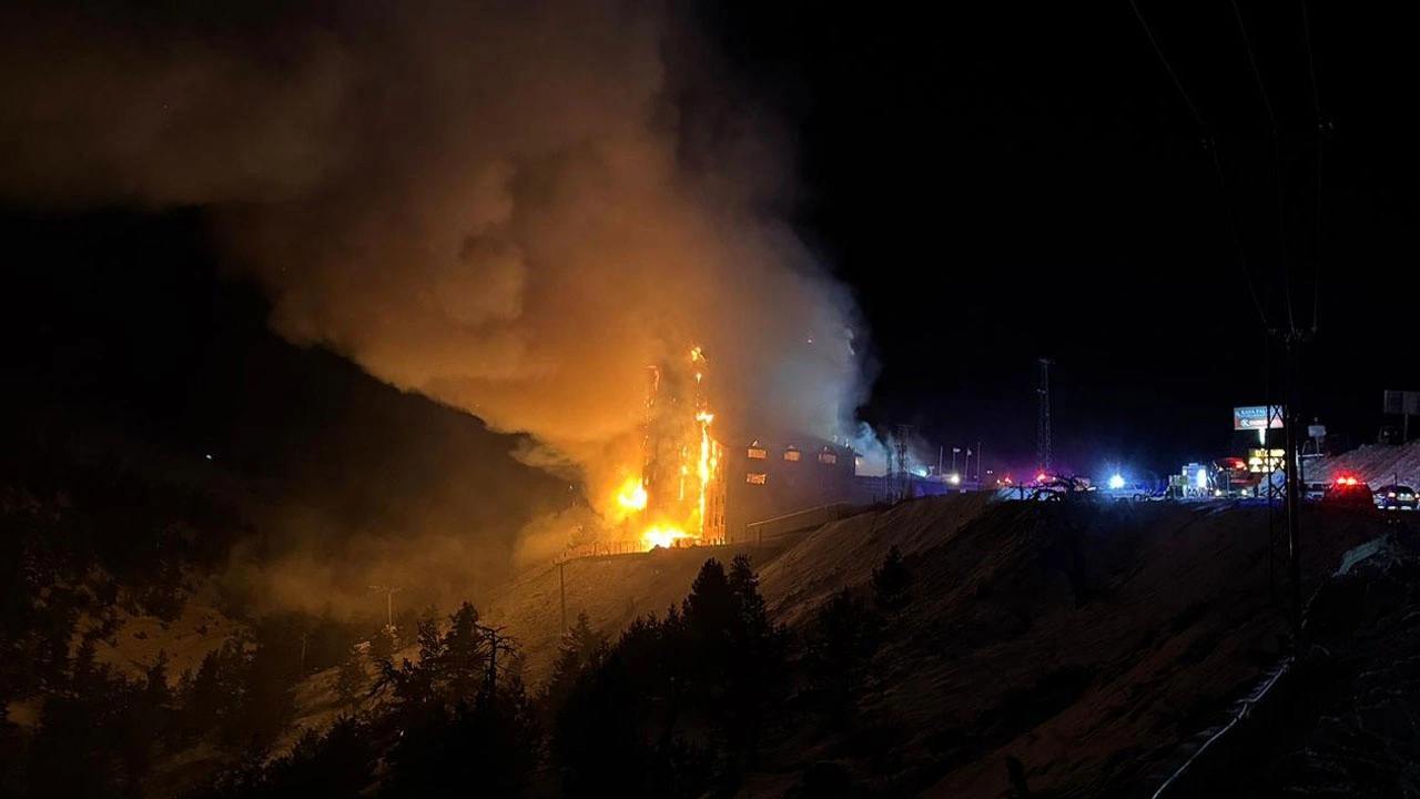 Bolu Kartalkaya Kayak Merkezi'nde otelde yangın: 3 ölü 11 yaralı