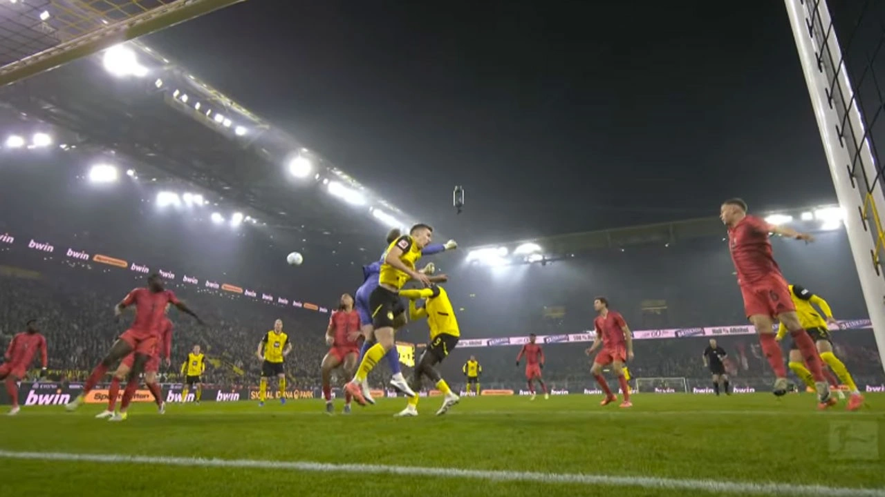 Borssia Dortmund Bayern Mühin düellosunda 2 gol