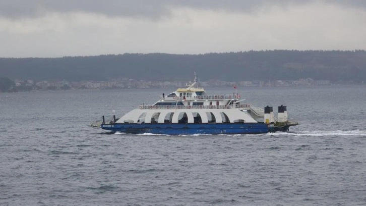 Bozcaada ve Gökçeada'ya tüm feribot seferleri iptal edildi