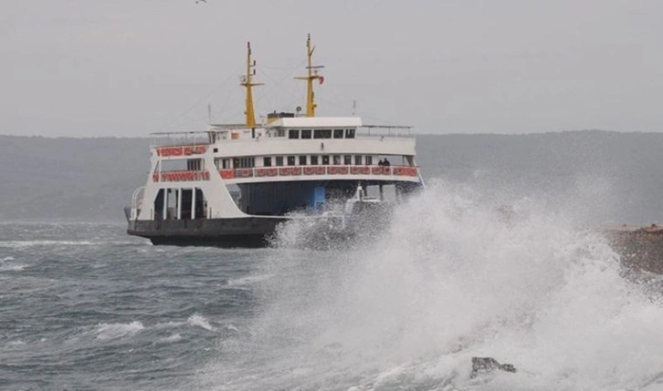 Bozcaada’ya bazı feribot seferleri iptal edildi