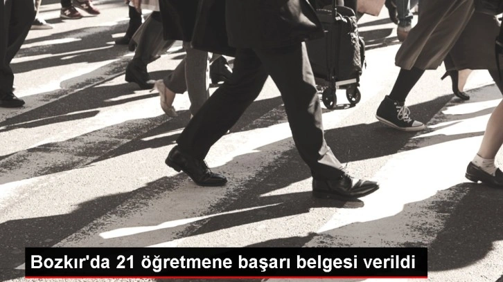 Bozkır'da 21 öğretmene başarı belgesi verildi