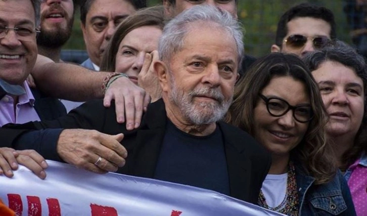 Brezilya'da devlet başkanlığı seçiminin ikinci turunu Lula da Silva kazandı