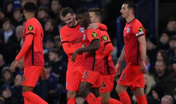 Brighton, deplasmanda Everton'ı dağıttı