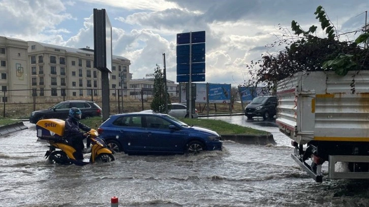 Bu görüntüler bugün İstanbul'dan! Hafif başlayıp hızını artırdı