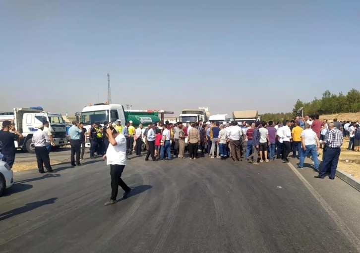 Bu kez zam değil indirim protestosu! Kuzu eti fiyatını protesto eden besiciler yol kapattı