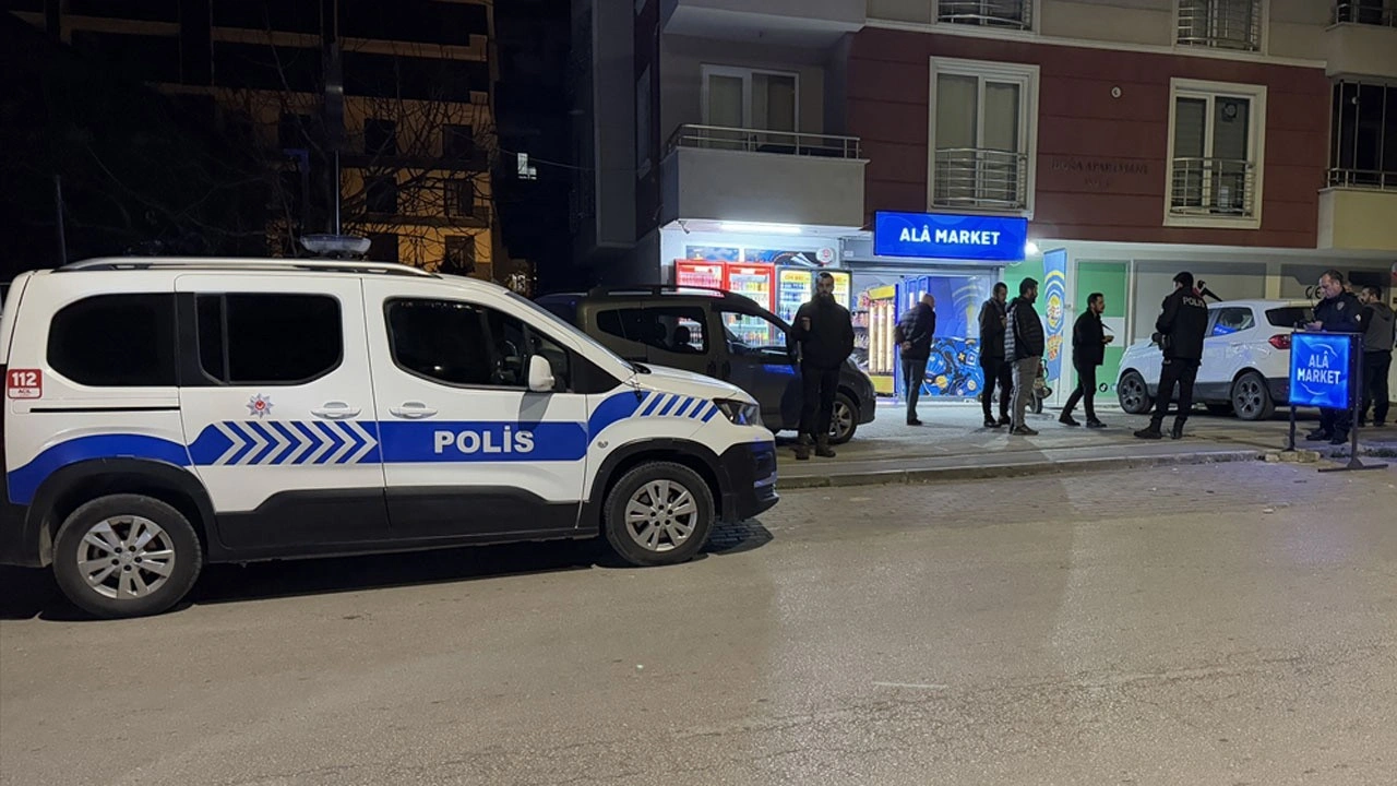 Bursa'da tekel bayisi silahlı 2 kişi tarafından soyuldu