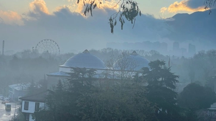 Bursa sis ve puslu havaya teslim oldu