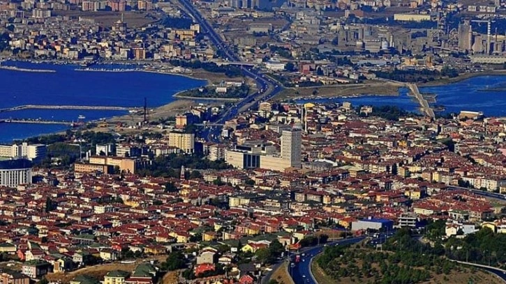 Büyükçekmece'de Eski Binaların Tamamı Yıkılıyor