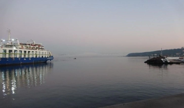 Çanakkale'de boğaz trafiğine 'sis' engeli