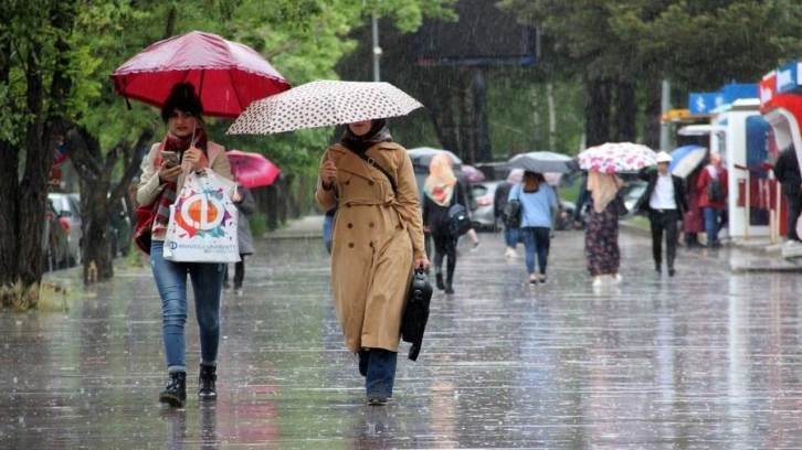 Çankırı’da sağanak yağış etkili oldu, hayat felç oldu