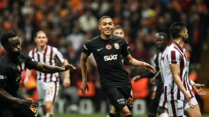 Carlos Vinicius ilk maçında gol attı