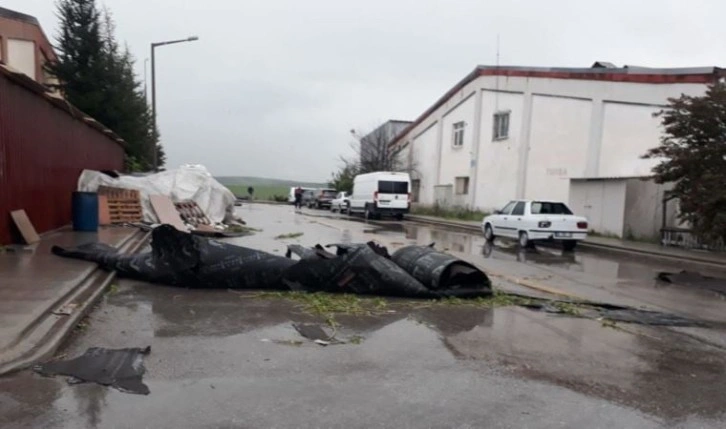 Çatıdan kopan parçalar üzerine düştü: 5 gün sonra öldü