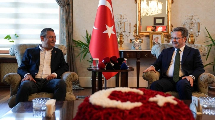 CHP Genel Başkanı Özel, Manisa Valisi Ünlü ile bayramlaştı