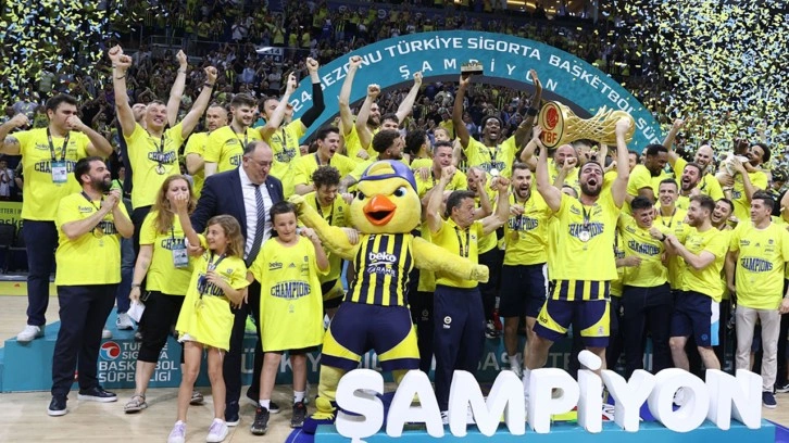 CHP Genel Başkanı Özgür Özel, Fenerbahçe Beko'yu kutladı