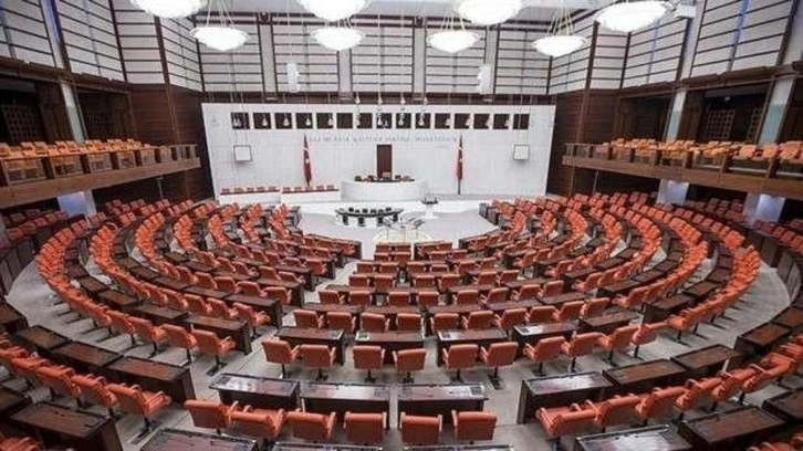 'CHP vekilin odasında para dolu poşet bulunduğu