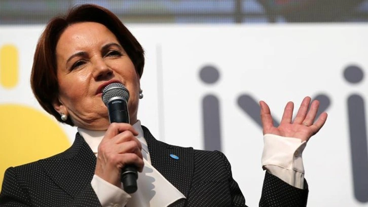 CHP'den istifa edip İYİ Parti'ye geçti! Rozetini Akşener taktı