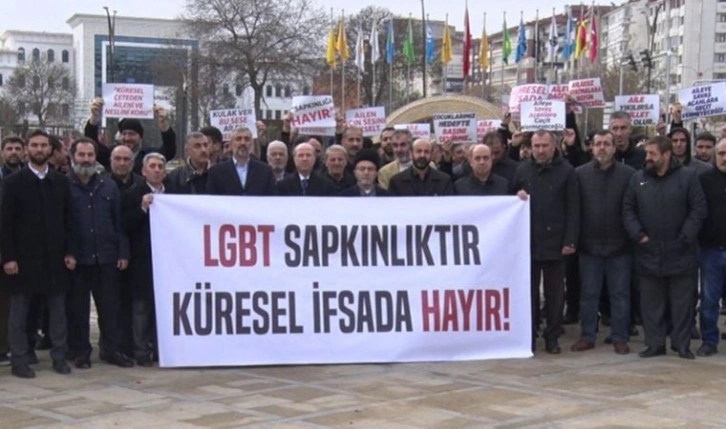 Çocuk istismarına sessiz kalanlar LGBTİ+ karşıtı eylemde buluştu