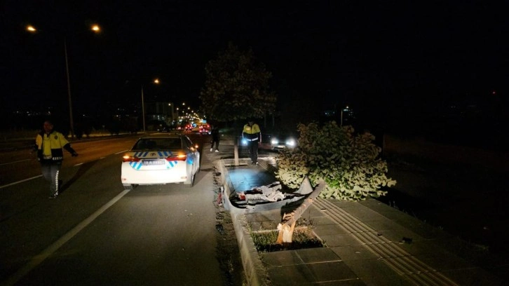 Çorum'da otomobil devrildi: 2 kişi yaralandı