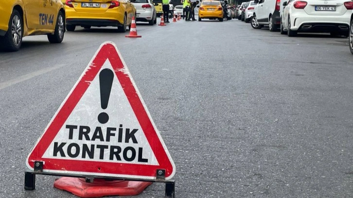 Çorum'da trafiği tehlikeye düşüren 3 sürücüye 23 bin 234 lira ceza