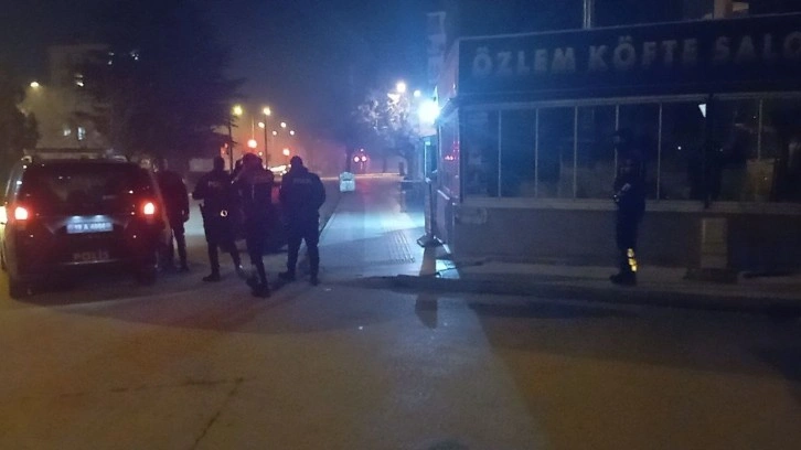 Çorum'da tüfekle dernek kapısına dayandı, polis ekipleri tarafından yakalandı