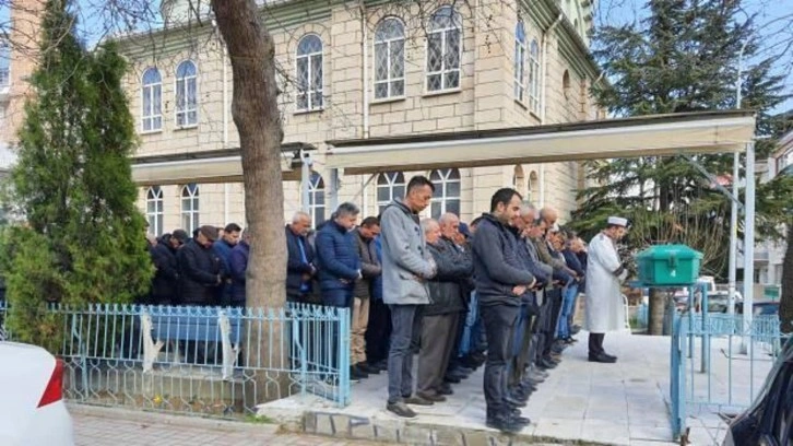 Cuma namazı kılarken vefat etmişti! İşte o anlar