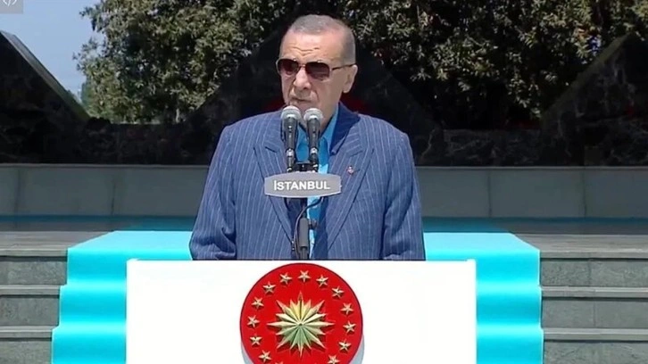 Cumhurbaşkanı Erdoğan, Adnan Menderes'in anıt mezarını ziyaret etti