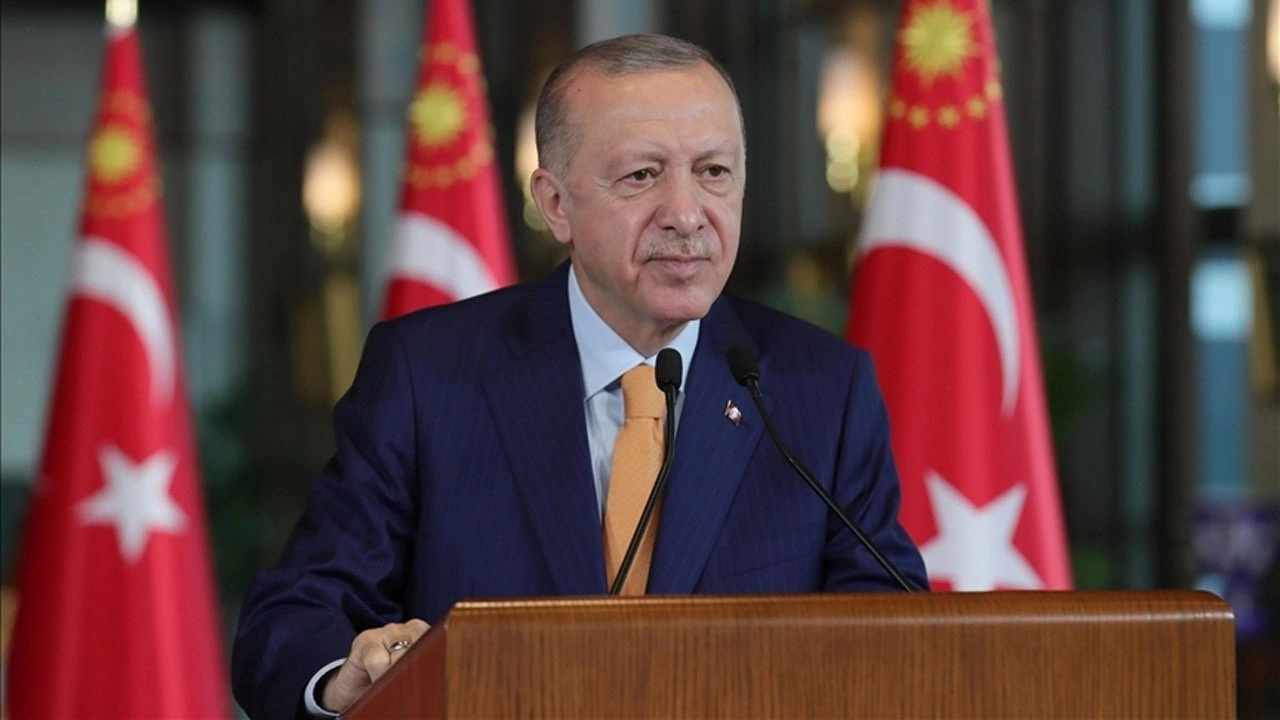 Cumhurbaşkanı Erdoğan: Kültür-sanat insanlarımıza destek olmaya devam edeceğiz