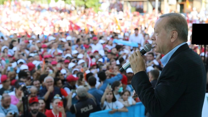 Cumhurbaşkanı Erdoğan, Ordu'da açılan 6'lı masa pankartını beğendi