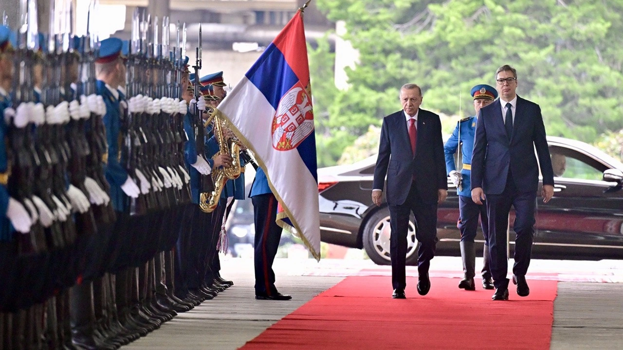 Cumhurbaşkanı Erdoğan, Sırbistan'da resmi törenle karşılandı