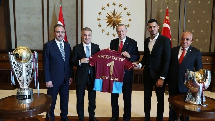 Cumhurbaşkanı Erdoğan, Trabzonspor Kulübü heyetini kabul etti