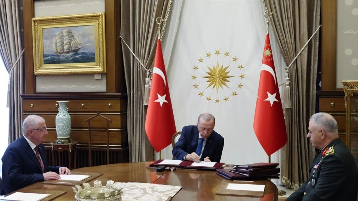 Cumhurbaşkanı Erdoğan, YAŞ kararlarını imzaladı