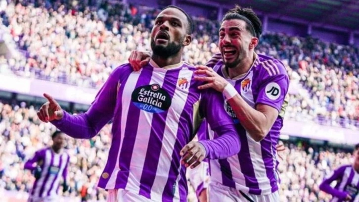 Cyle Larin'in transferi için onay bekleniyor