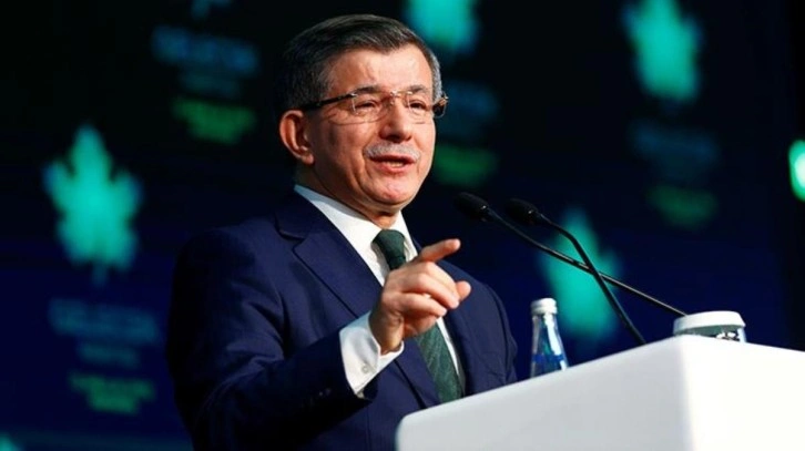 Davutoğlu, canlı yayında böyle uyardı: Hiçbir iki liderin bu masayı dağıtmaya hakkı yok