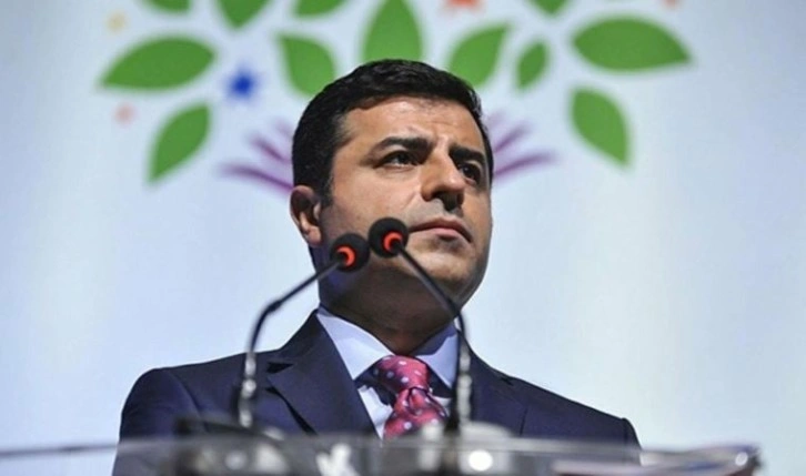 Demirtaş'tan seçim çağrısı: Tehdit ve hakaretlere cevabı zarfa koyup sandığa atarak sen ver