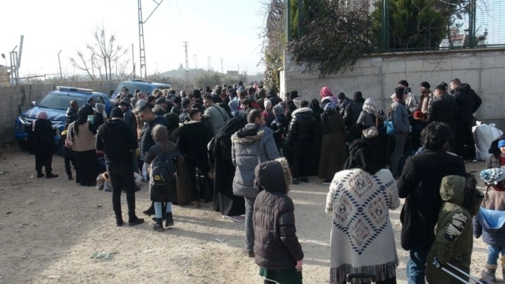 Depremde yakınlarını kaybeden Suriyeliler ülkelerine gidiyor