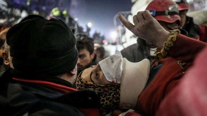 Depremin 9. gününde enkazdan şehadet getirerek çıkarıldı