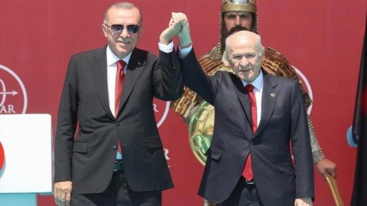 Devlet Bahçeli: Ayaklarını denk alsınlar!