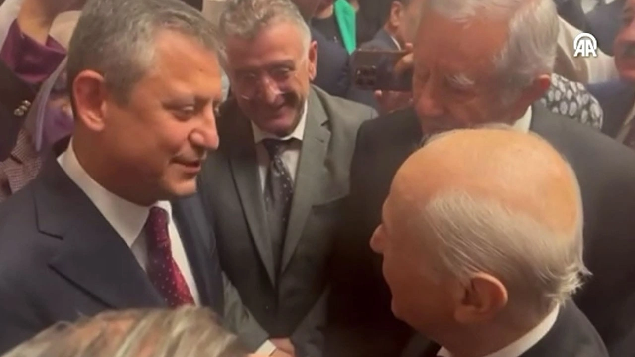 Devlet Bahçeli ile Özgür Özel bir araya geldi! 