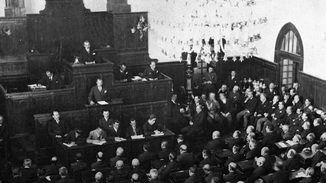 Dikkat çeken yazı: Cumhuriyet'in kuruluşu 29 Ekim 1923 değil!