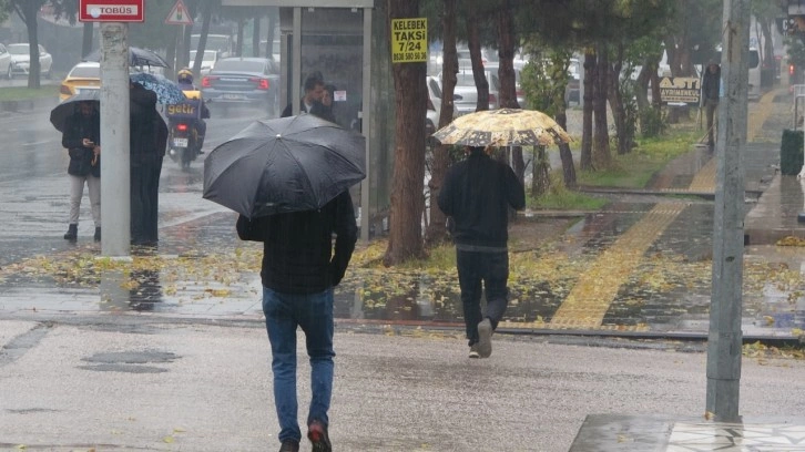 Diyarbakır’da şiddetli sağanak etkili olmaya başladı