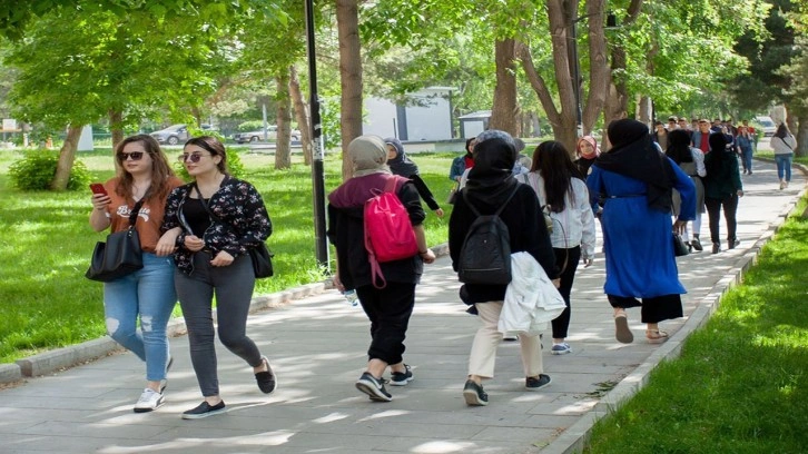 Dolandırıcıların yeni yöntemi yurt dışında üniversite vaadi oldu!