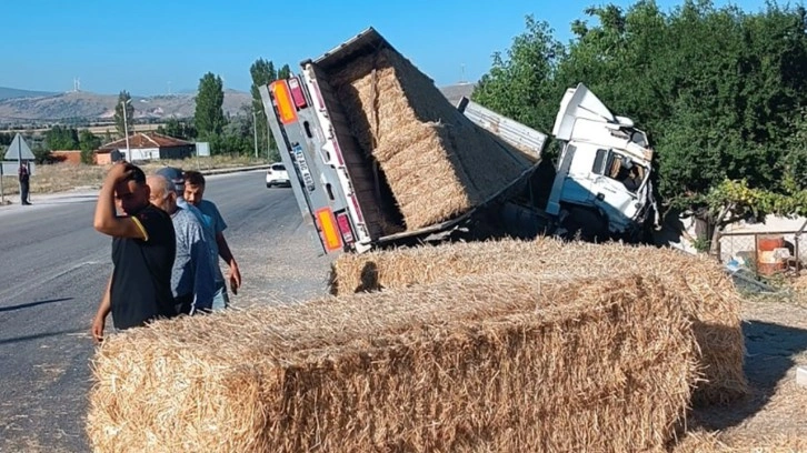 Dolmuş beklerken kafasına saman balyası düşen kadın öldü