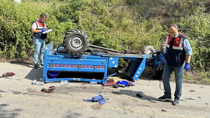 Düzce'de devrilen tarım aracındaki 1 kişi öldü, 3 kişi yaralandı