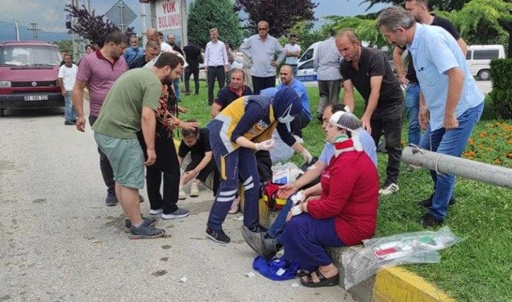 Düzce'de 'sinyalizasyon arızası' kazaya yol açtı: 11 yaralı