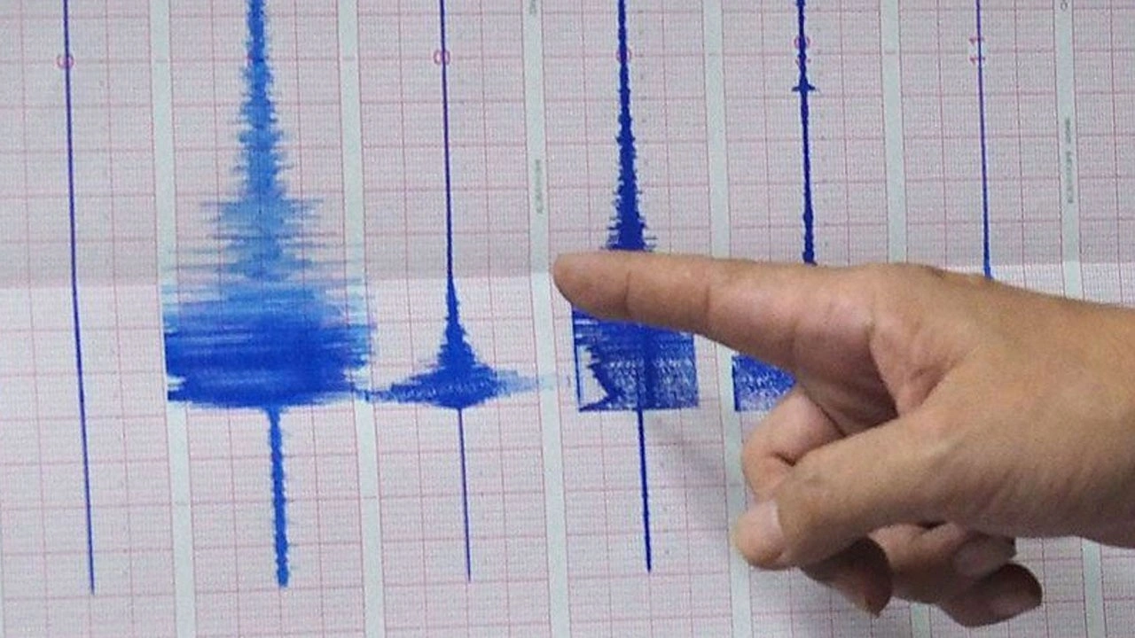 Ege Denizi'nde 4,9 büyüklüğünde deprem