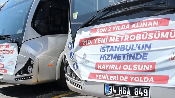 Ekrem İmamoğlu fırından yeni çıktı dedi yeni metrobüsleri paylaştı