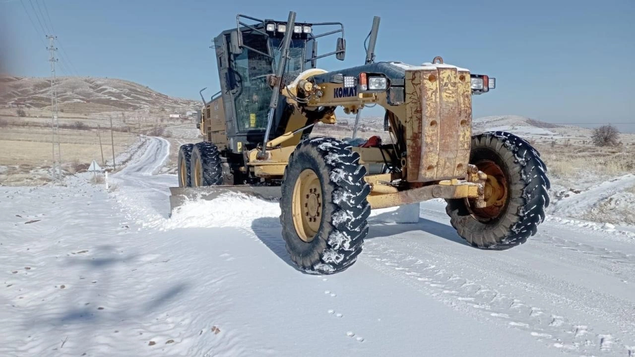 Elazığ'da 27 köy yolu aralıksız süren çalışmalar sonucu ulaşıma açıldı