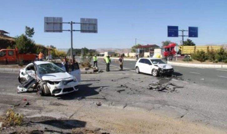 Elazığ'da feci kaza: 7 yaralı