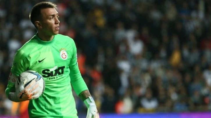 Eldivenlerini resmen asıyor! İşte Muslera'nın veda tarihi