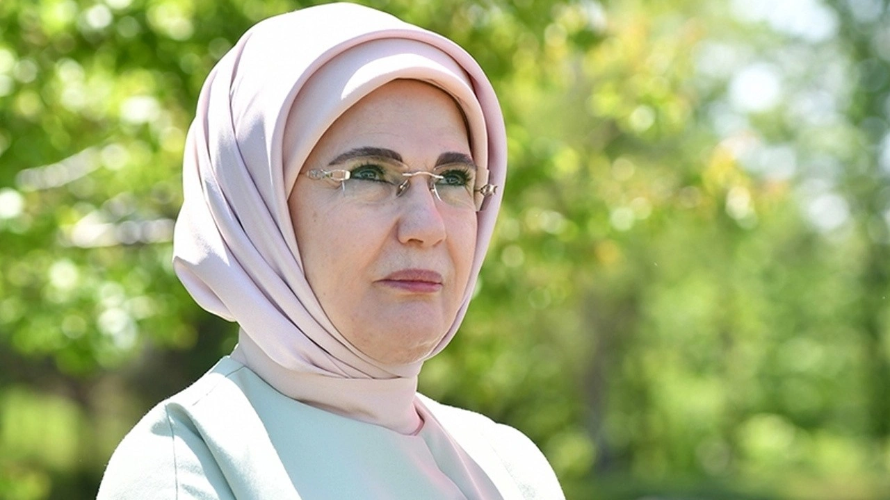 Emine Erdoğan'dan Şeb-i Arus paylaşımı